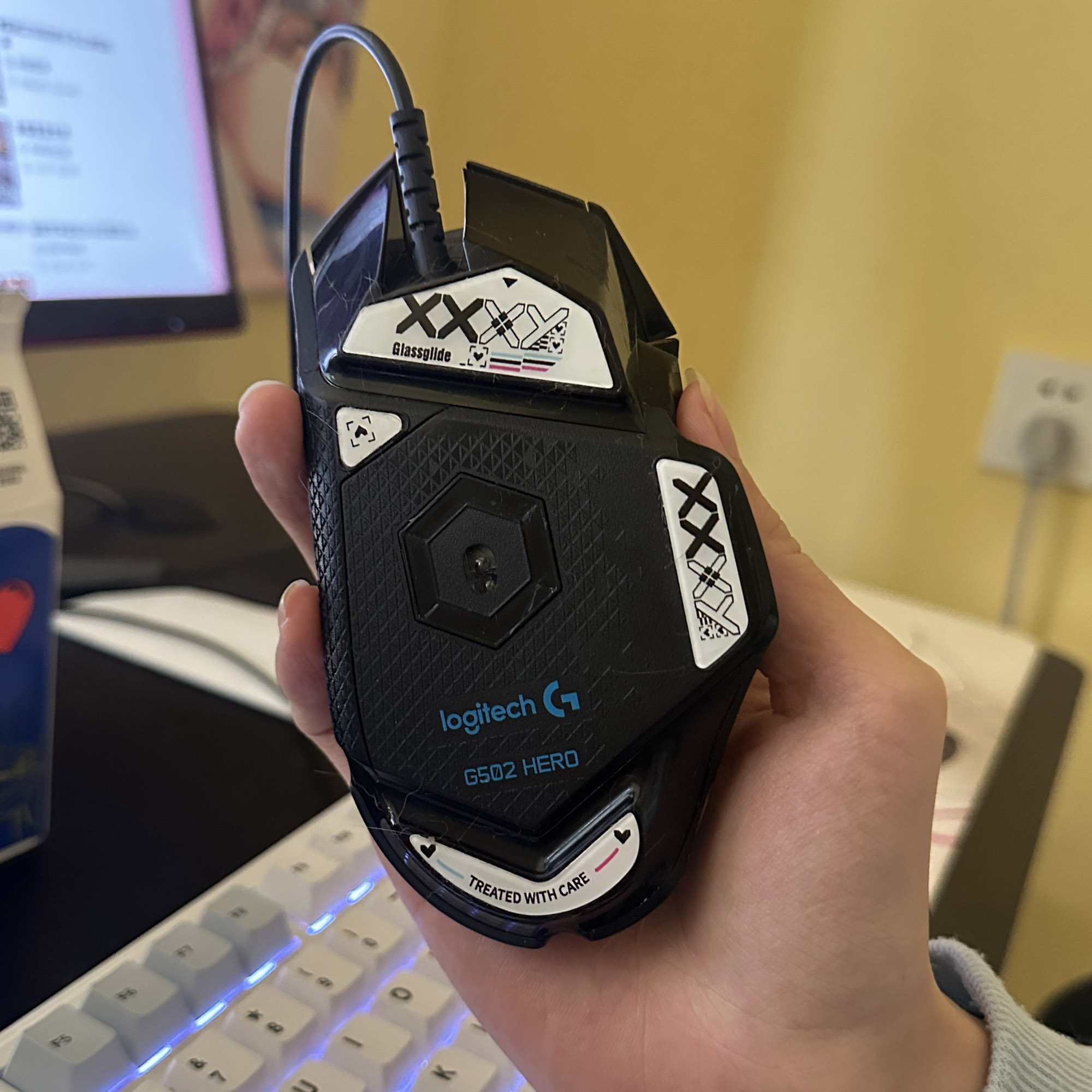 Temperli cam ayak pedleri Logi - Logitech Mouse G502 incelemesi ve fiyatı
